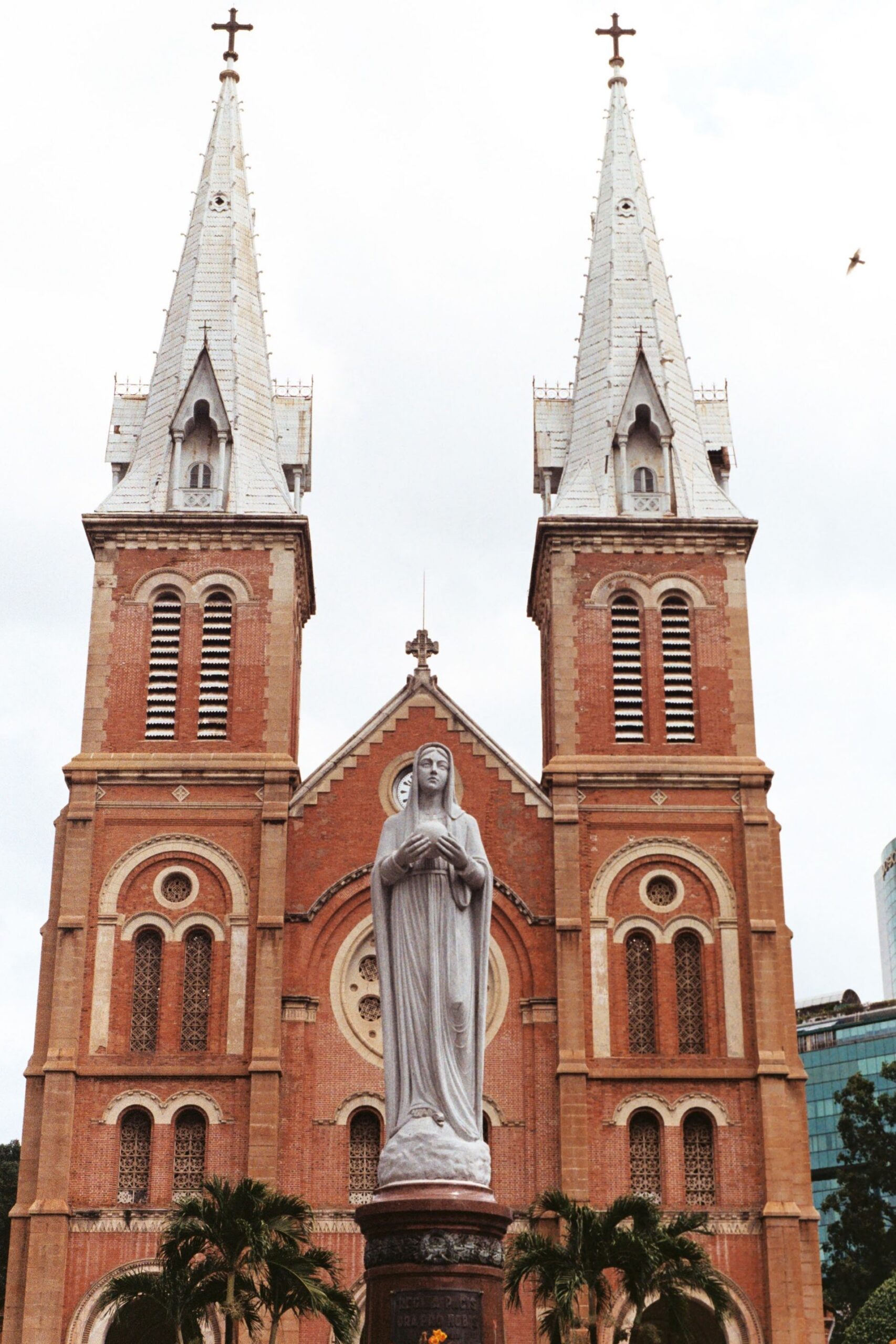 Bazilika Notre-Dame v Hočiminovom Meste vo Vietname
